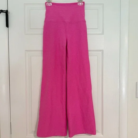 Beyond Yoga Spacedye Retro Cropped Pant in Pink Heather